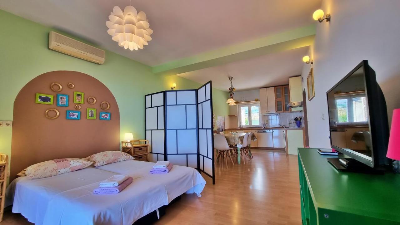 Apartments Soric Omis Exterior photo