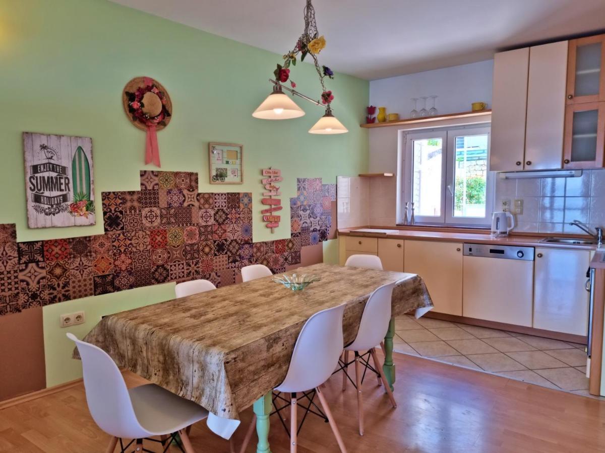 Apartments Soric Omis Exterior photo